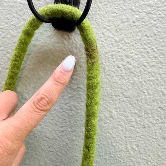 BNB Green Wool Bird + Heart Zip Closure Purse - Picture 3 of 8